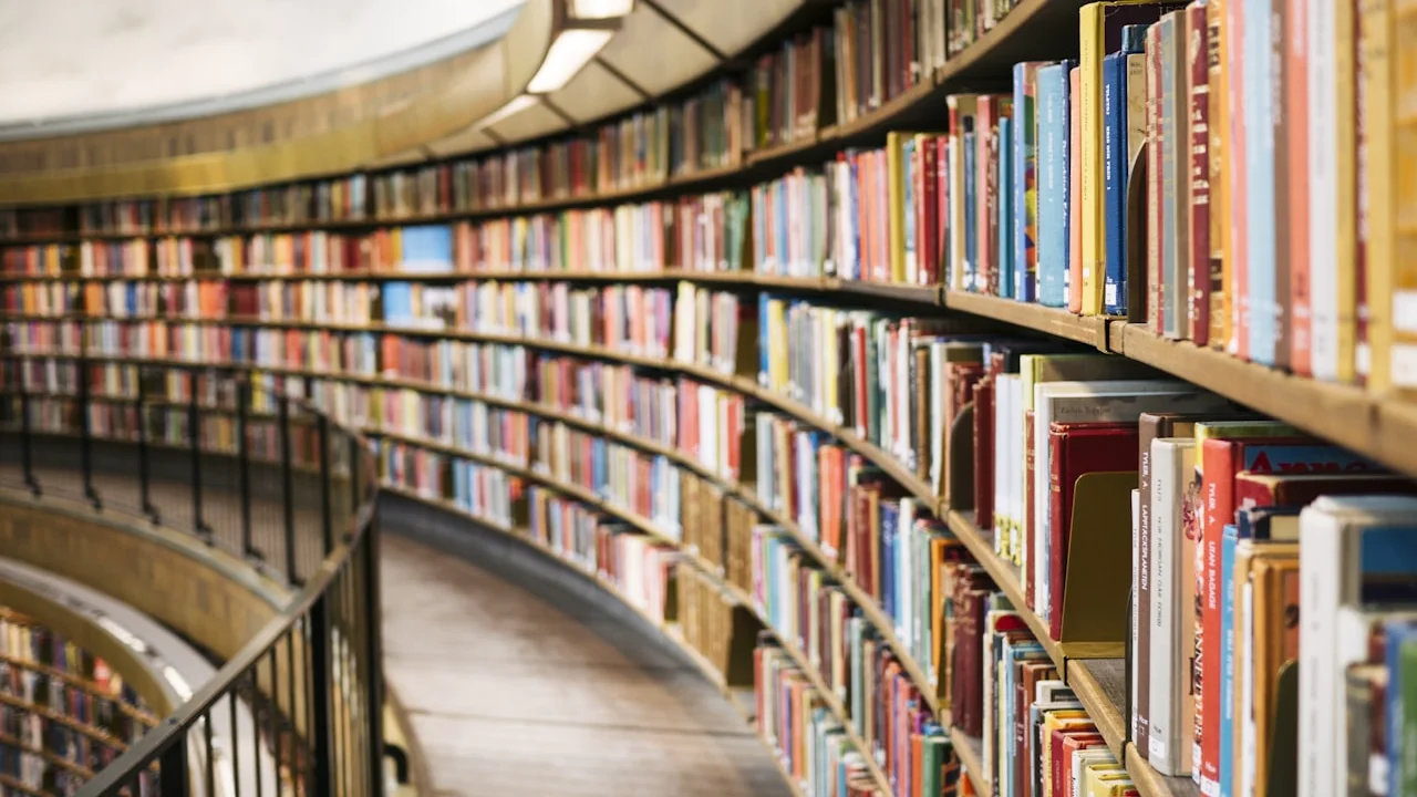 Équipe de terrain menant des relevés d'archives à Montpellier